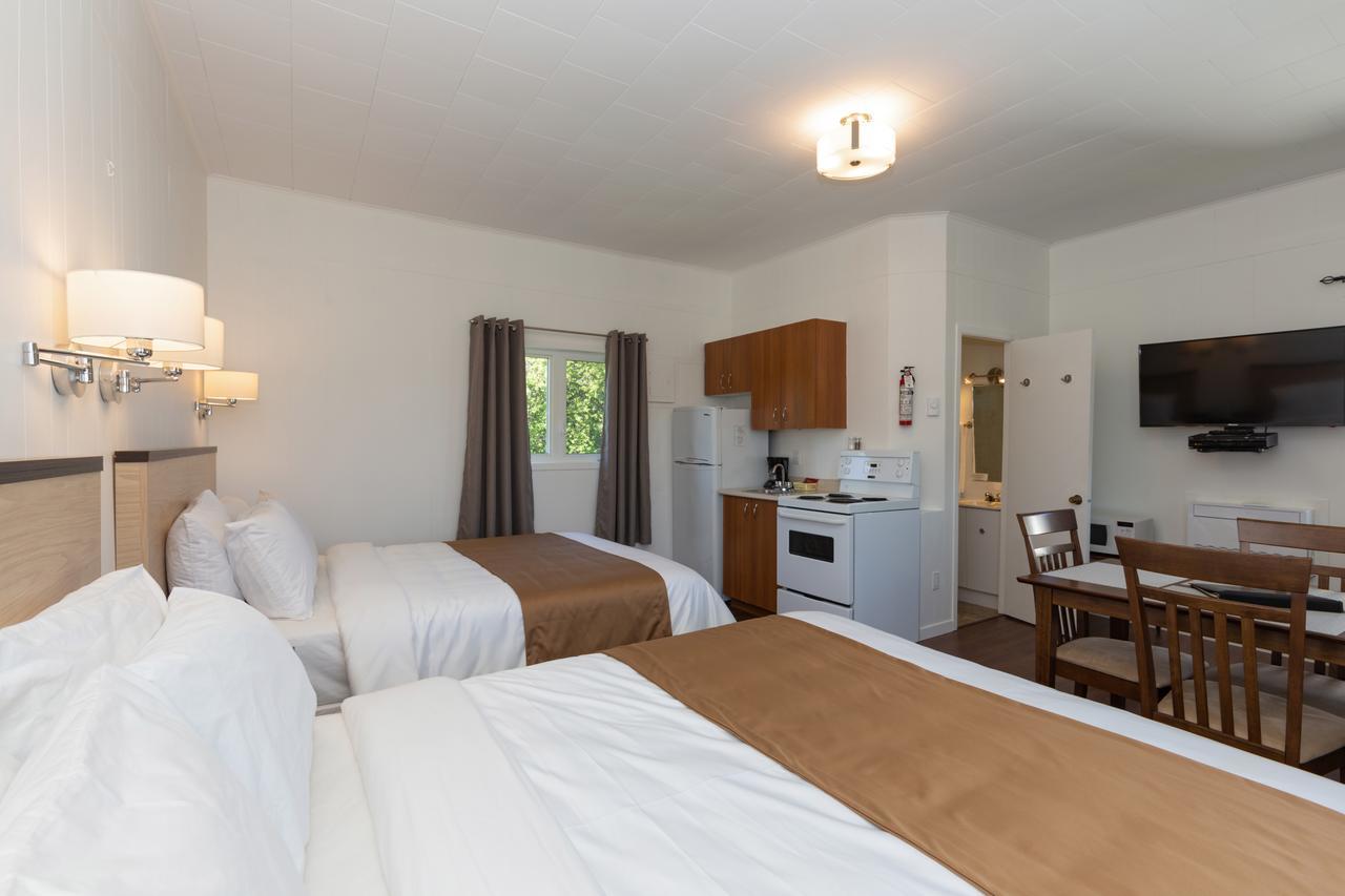 Motel Au Fleuve D'Argent Rivière-du-Loup Esterno foto