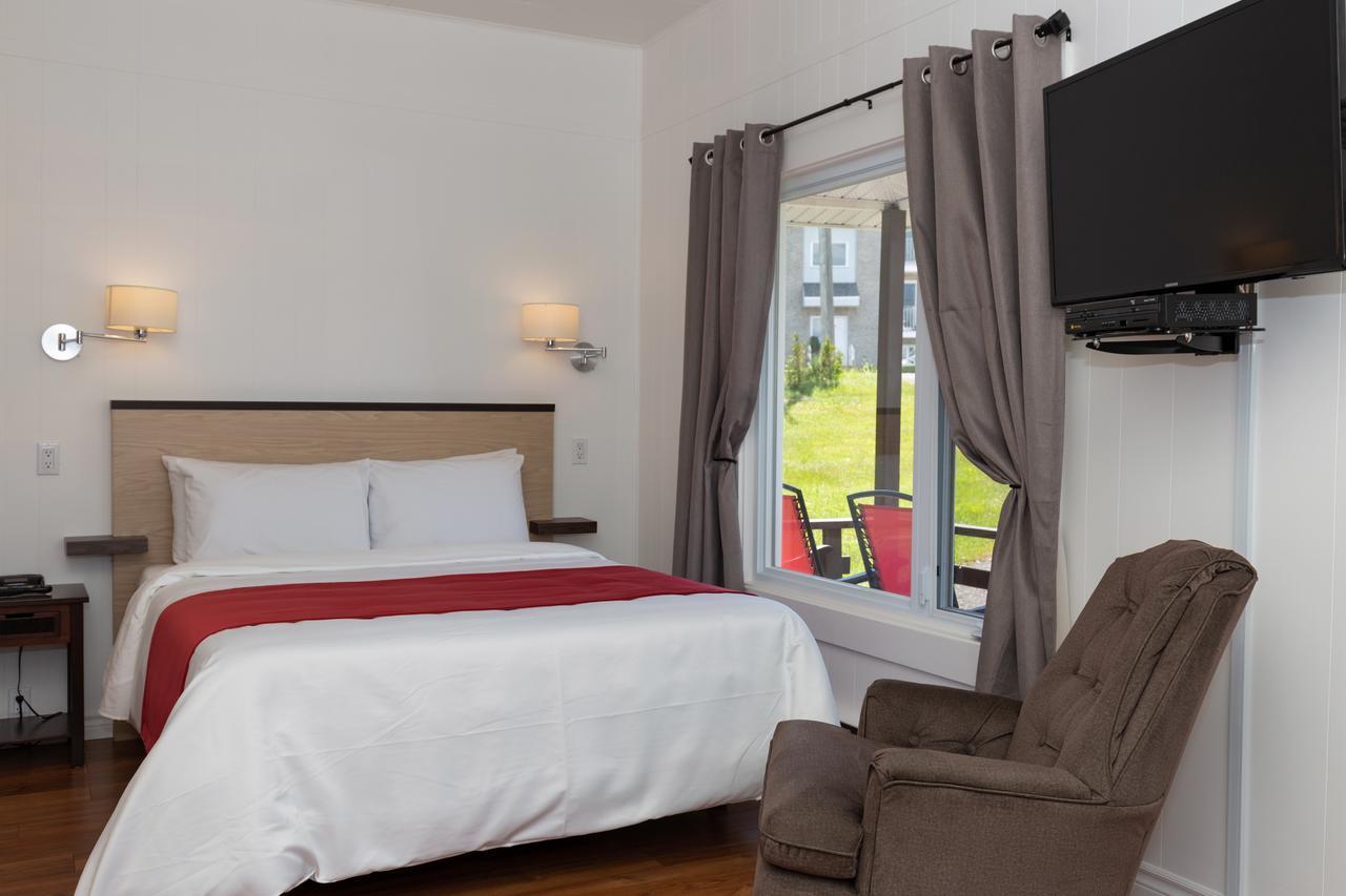 Motel Au Fleuve D'Argent Rivière-du-Loup Esterno foto