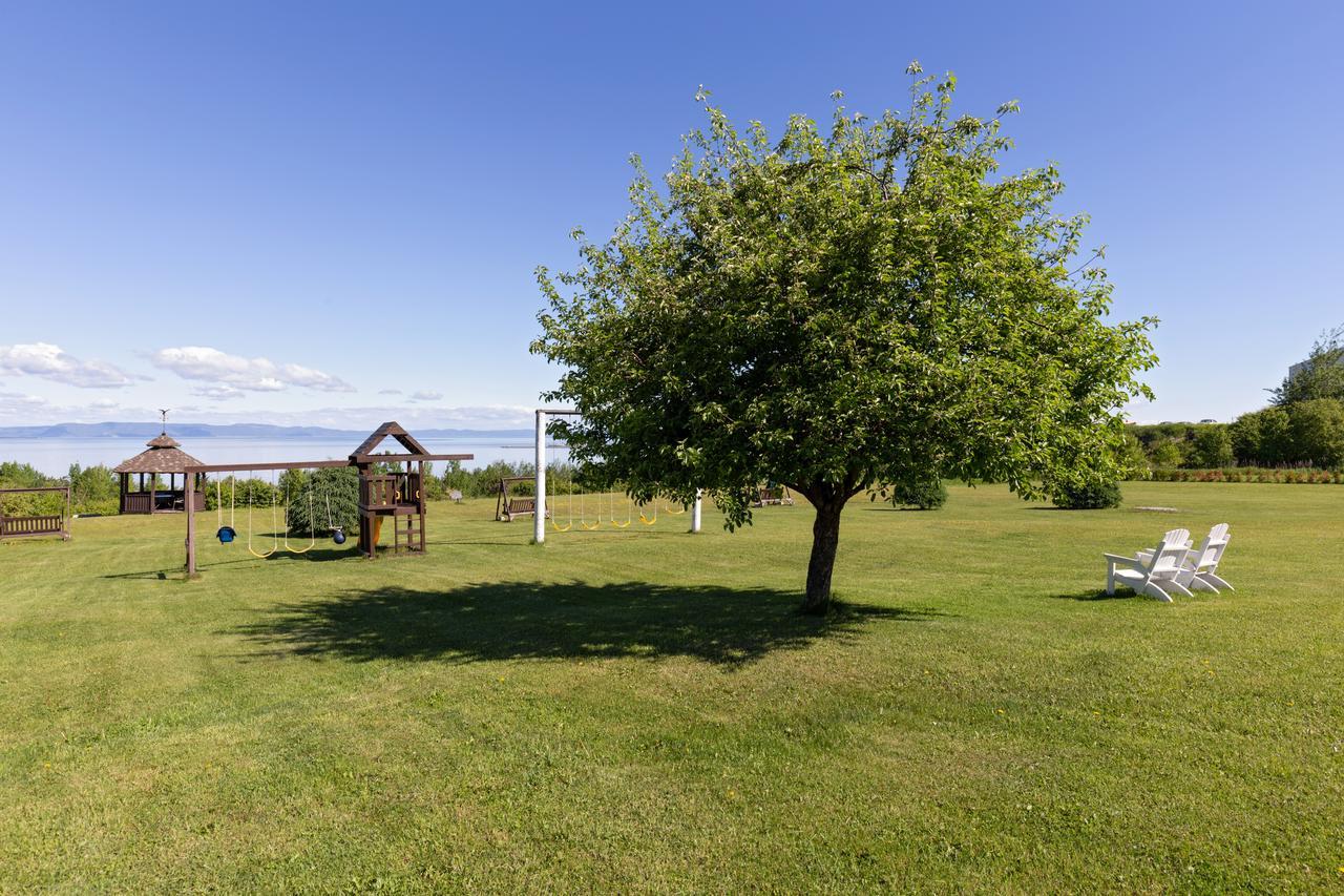 Motel Au Fleuve D'Argent Rivière-du-Loup Esterno foto